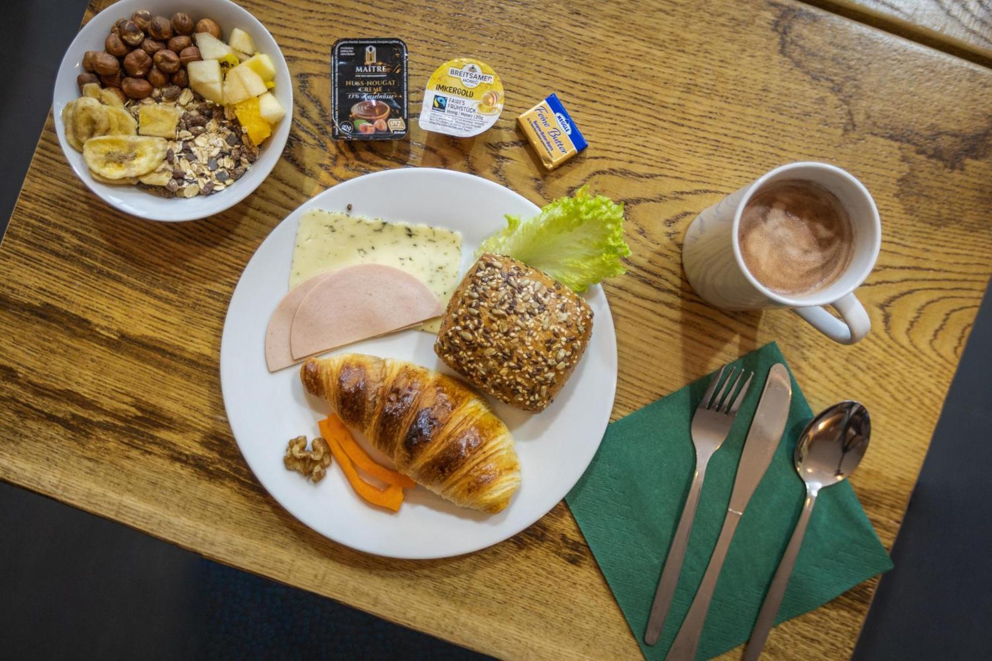 City Wohlfuehloase - Fewo Berger Bielefeld Bagian luar foto